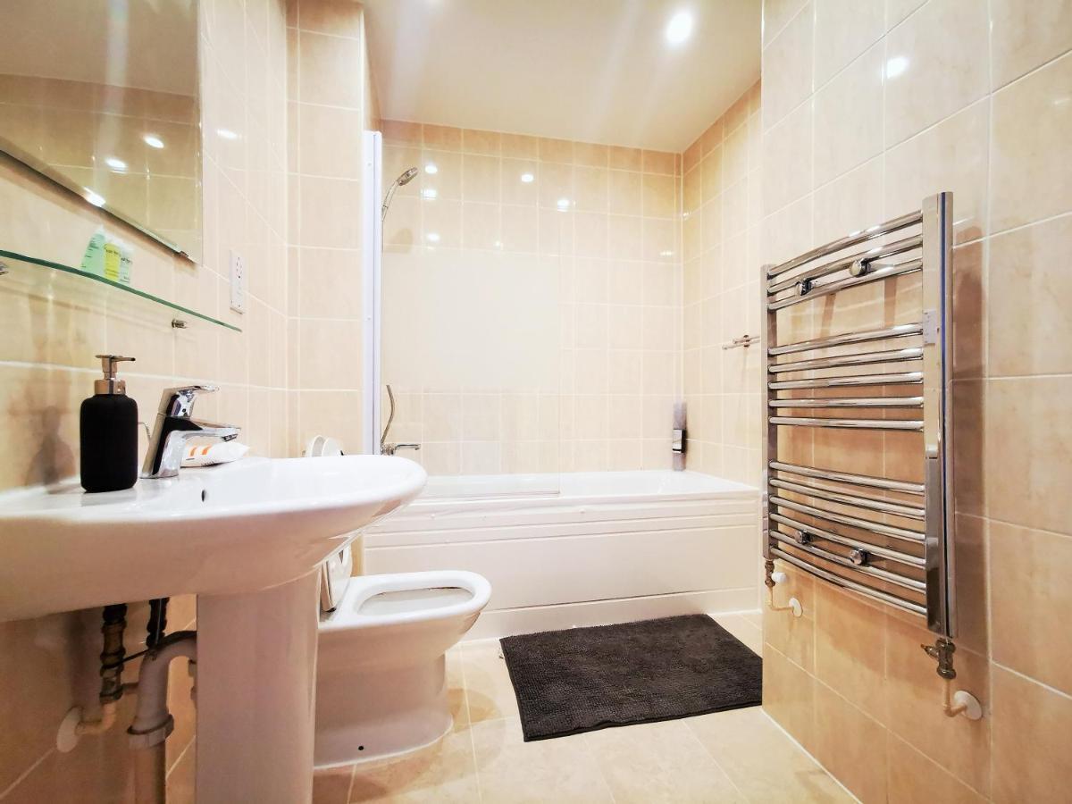 Lovely Holiday Home In Birmingham City Center 3 Bedrooms House By Hf Group Exterior foto